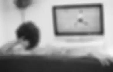 3 Studi tentang Efek Buruk Menonton TV secara Berlebihan dan 11 Risiko Penyakit yang Ditimbulkan