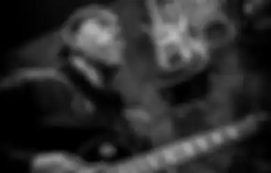 Biodata Eben Burgerkill, Gitaris Band Metal Legendaris Indonesia
