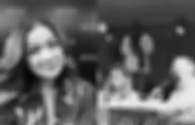 Nirina Zubir Sumringah Sampaikan Kabar Bahagia, Seluruh Aset dan Bisnis Riri Khasmita Hasil dari Nilep Harta Ibunya Bakal Disita Polisi