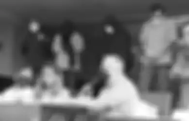 Diserang Balik Mantan ART yang Rampas Tanah Ibunya, Nirina Jubir Langsung Keluarkan Jurus Pamungkas, Seluruh Pernyataan Riri Dihancurkan Semua Pakai Fakta-fakta Ini