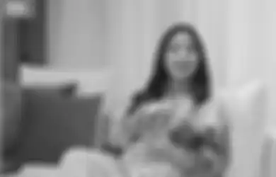 Tetap Rajin Olahraga Meski Tengah Berbadan Dua, Tengok Penampilan Nikita Willy Kala Lakukan Pilates, Aura Ibu Hamil Makin Terpancar