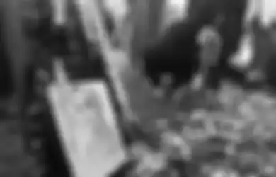 Bicara Sendiri di Depan Gundukan Tanah Makam Vanessa Angel, Ibu Bibi Ardiansyah Banjir Air Mata, Dewi Zuhriati: Nes Mama Udah Beli Rumah Buat Anak Kamu