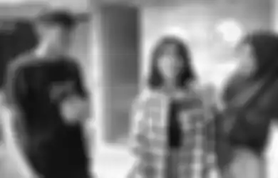Kepergok Gandengan Tangan di Bandara, Fuji Berani Bantah Dirinya Sudah Jadian dengan Thariq Halilintar, Muka Merahnya Saat Disudutkan Ria Ricis Jadi Tanda Tanya