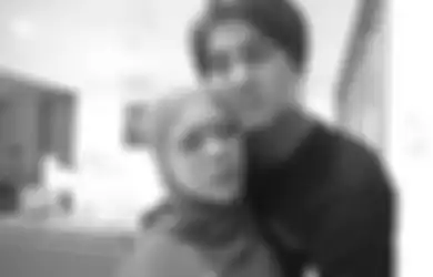 Dekap Erat Rizky Billar, Lesti Kejora Tumpahkan Air Matanya, Kejer saat Ditanya Kehidupannya Sebagai Ibu: Gak Gampang