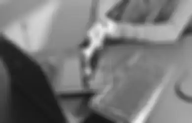 Viral Video Pria Rusia Hancurkan iPad Karena Kesal dengan Sanksi Apple