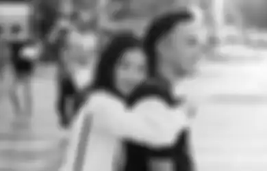 Rumah Mewahnya Ditaksir Seharga Rp 79 Miliar, Eks Personel Girlband Ini Akui Lihat Sosok Misterius Hingga Nekat Lari Cuma Pakai Handuk, Kenapa?