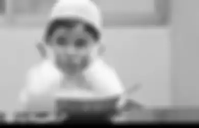 Salah Satunya Surat yang Diamalkan Nabi Zakaria, Simak Amalan Doa Agar Lekas Diberi Keturunan yang Diajarkan KH Hannan Maksum