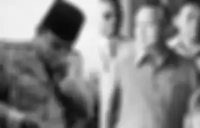 Dibungkus Koran Agar Tak Ketahuan Soeharto, Pusaka Ini Jadi Satu-satunya Benda yang Dibawa Soekarno Saat Diusir dari Istana, Punya Fungsi Luar Biasa Penting Bagi Bangsa Indonesia Hingga Saat Ini