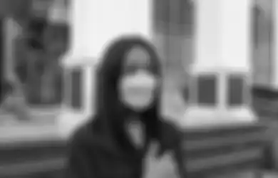Dirugikan Rp 17 Miliar, Reaksi Nirina Zubir Saat Mantan ART yang Gelapkan Aset Orang Tuanya Dituntut Hukuman 15 Tahun Jadi Sorotan