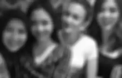 Bak Luna Maya dan Syahrini? Foto Lama Keakraban Dhena Devanka dengan Ririn Dwi Ariyanti Tersebar, Pepet Ijonk Diduga Teman Makan Teman: Go Public Aja