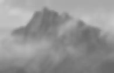 Mendakinya Saja Langsung Terancam Sanksi Berat, Gunung Tertinggi di Indonesia Ini Kini Sedang 'Puasa'