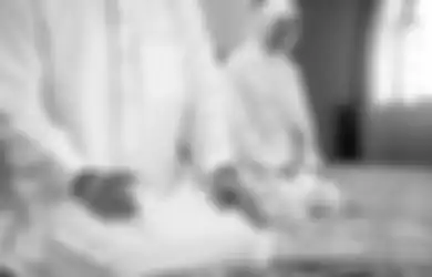 Doa Harian Tasyahud Awal dan Akhir yang Wajib Dibaca Saat Sholat, Penting untuk Dihafalkan!