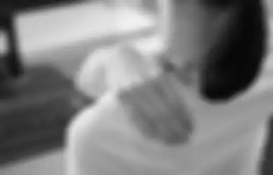 5 Arti Kedutan di Bahu Kanan, Salah Satunya Konon Dikagumi Orang