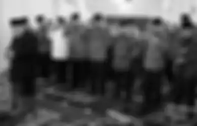 Ustaz Abdul Somad Tegaskan Tentang Perintah Meluruskan dan Merapatkan Shaf Saat Salat Berjamaah: Kenapa Diulang Imam?