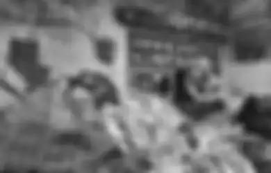 Nenek-nenek Tinggal Bersama Belatung di Rumah Penuh Tumpukan Sampah, Begini Kisahnya yang Ditinggal Mati Suami dan Diusir Anak Tiri