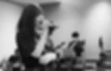 Innalillahi Wa Innailaihi Rojiun, Pingsan Saat Siaran Langsung, Penyanyi Cantik Ini Meninggal Dunia Karena Penyakit Kronisnya