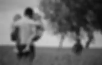 3 Tanggal Lahir Ini Diterawang Punya Orang Tua yang Protektif Banget