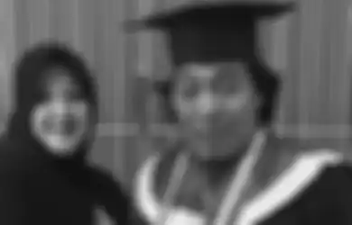 Komeng Berpotensi Jadi Senator DPD RI, Sosok Istri yang Bukan Selebritas Tuai Perhatian, Ini 4 Potret Aprilliana Indra Dewi