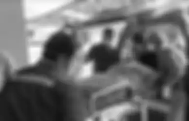 Leher Ditusuk Obeng, Agen BriLink di Gresik Ditemukan Tewas Bersimbah Darah saat Tidur dengan Bayinya, Uang Rp150 Juta Raib
