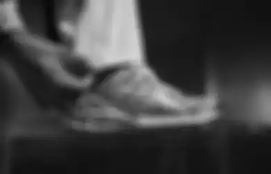 Ini 3 Pilihan Sepatu New Balance yang Keren dan Nyaman untuk Dipakai ke Konser  Musik!