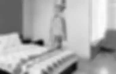 Sentuhan Tradisional di Kamar Modern