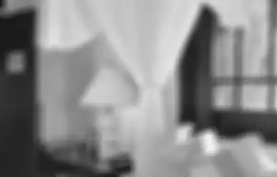 Ciptakan Kamar Tidur Romantis dengan Kelambu