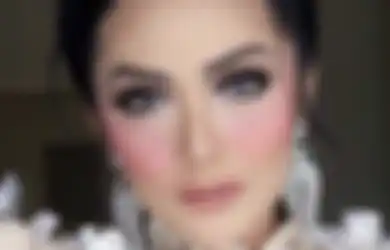 Rela Buang Uang Miliaran Rupiah Hingga Jalani Operasi Plastik Demi Penampilan Cantik, Foto Jadul Krisdayanti di Cover Majalah Malah Bikin Heboh Netizen: Beda Ya Sama Sekarang