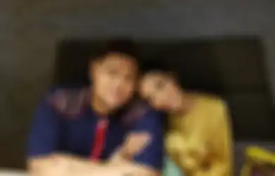 Dianggap Hero Usai Labrak Deddy Corbuzier, Ivan Gunawan Malah Kepergok Pegang-pegang Pria Ini di Dalam Toilet, Lihat Fotonya