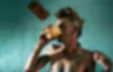 Ketika Sekelompok Punk Sengaja Menyuntikkan Virus HIV ke Tubuh Sendiri untuk Mendapatkan Kedamaian dan Kebebasan