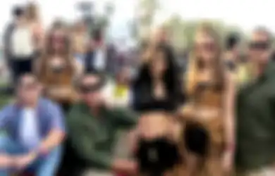 Ingin Pamer Keluarga Harmonis, Nia Ramadhani Foto Bareng Sang Mertua Malah Jadi Sorotan, Ternyata Gara-gara Ini