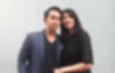 8 Tahun Tunggu Hadirnya Buah Hati, Naga Eks Lyla Band Sedih Campur Senang Tak Bisa Temani Langsung Istrinya Saat Lahiran: Bisa Lihat dari Handphone!