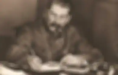 Ingin Ciptakan ‘Prajurit Super’ dengan Silangkan DNA Hewan dan Manusia, Inilah Fakta ‘Pria Baja’ Joseph Stalin, Titan Mengerikan di Front Timur, yang Hancurkan Gereja demi Promosikan Ateisme