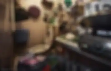 Saat Dapur dan Toilet Jadi Satu, Inilah Potret Kejam dan Susahnya Hidup di Hong Kong!