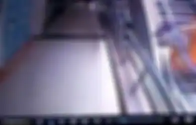 (Video) Tragis, Bayi Ini Tewas Terjatuh Dari Eskalator saat Diajak Selfie Ayahnya