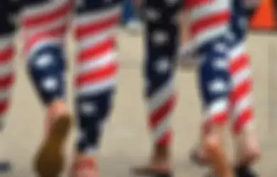 Ini 6 Cara Konyol Orang Amerika yang Justru Enggak Menghormati Bendera Mereka Sendiri