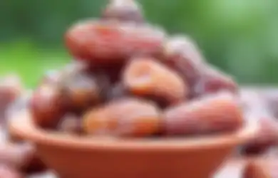 Meski Bermanfaat Bagi Kesehatan, Tapi Ini 8 Risiko Bila Makan Kurma Terlalu Banyak