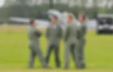 Tak Hanya Pangeran Harry yang Jago Menerbangkan Pesawat Tempur, Para leluhurnya Juga Tak Kalah Handal