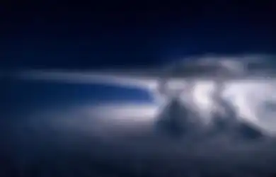 Awan Ini Jadi Penyebab Berbagai Tragedi dari AirAsia, Adam Air, Garuda hingga Sriwijaya Air, Begini Penjelasan Kenapa Cumulonimbus Jadi 'Mimpi Buruk' Penerbangan