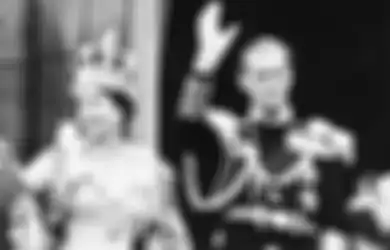 Jadi Cinta Pertama Sampai Temani Ratu Elizabeth Hingga Akhir Hidupnya, Sosok Pangeran Philip 'Disembah Bak Tuhan' oleh Suku Pedalaman Ini