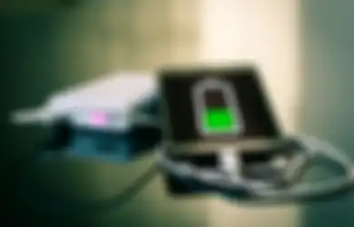 Gak Perlu Bolak-balik Charger, 8 Cara Ini Bisa Bikin Ponsel Lebih Awet Baterai!