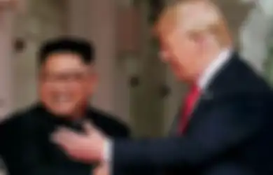 Kim Jong Un Rela Gunakan Trik ini Agar Tak Terlihat Lebih Pendek Saat Berhadapan dengan Donald Trump