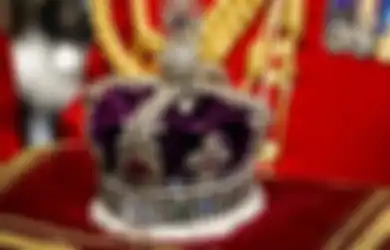 Ketika Raja Inggris Harus Menyembunyikan Mahkota Kerajaan dalam Kaleng Biskuit karena Diserang Nazi