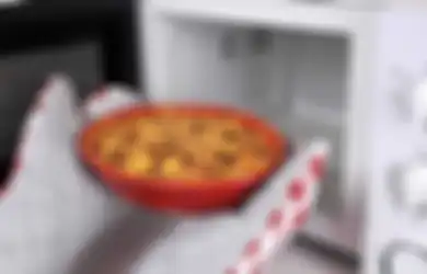 Salah Satunya Bisa Bikin Jari Terbakar, Jangan Sekali-kali Panaskan 12 Benda Ini di Microwave!