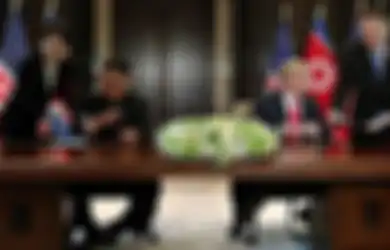 'Parno' Karena Takut Diracun, Kim Jong Un Tukar Pulpen di Detik-detik Terakhir Sebelum Menandatangani Perjanjian Denuklirisasi 2018 di Sebelah Donald Trump