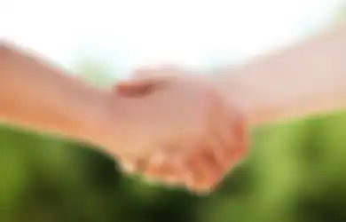 4 Tips Halal Bihalal ke Rumah Pacar Untuk Rebut Hati Orang Tuanya