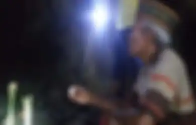 Hasil Keluyuran Turis Asing di Belantara Nusa Tenggara Timur, Temukan Gua Istana Ular, Dipimpin Ular Putih Raksasa 23 Meter, Tidak Bisa Sembarang Orang Masuk, Begini Caranya