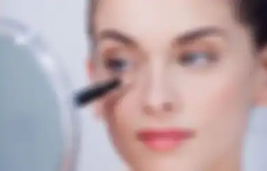 Aman! 4 Concealer Lokal Ini Enggak Bakal Bikin Wajah Jerawatan Lho!