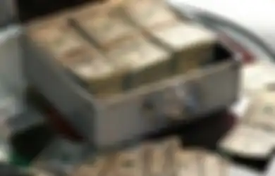 Dikira Mau Nagih Utang, Pria Ini Pingsan Disodori Pihak Bank Uang Rp 17 Miliar, Terungkap Kisah Aneh di Baliknya!