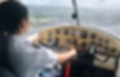 Pilot Wanita Ini Sungguh Cantik, Bikin Netizen Kagum Bukan Main!