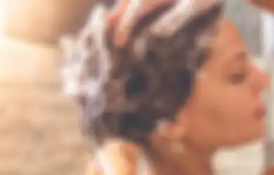 Intip Tips dan Cara Keramas yang Benar Biar Rambut Tetap Sehat!